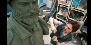 Скульптор Чебаненко рассказал об истории создания памятника Кастро в Москве