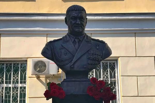 Bust of Lieutenant General V.G. Asapov