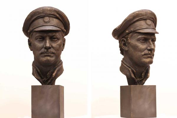 Bust of actor Yuri Solomin from the movie 